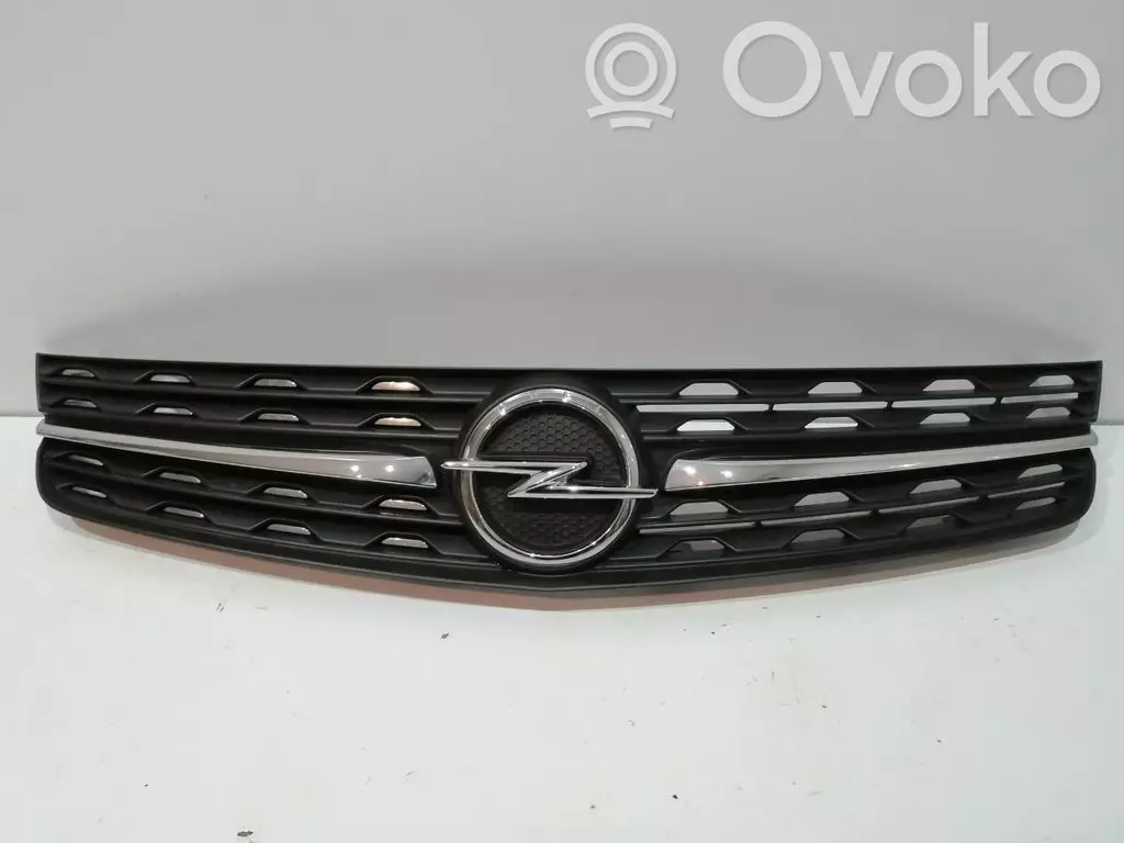 Opel Zafira C 2017 Maskownica / Grill / Atrapa górna chłodnicy