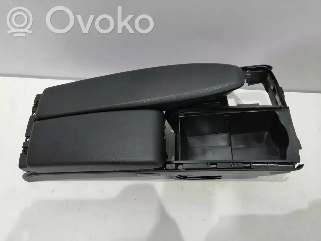 Mercedes-Benz C W204 2010 Schowek deski rozdzielczej / Komplet