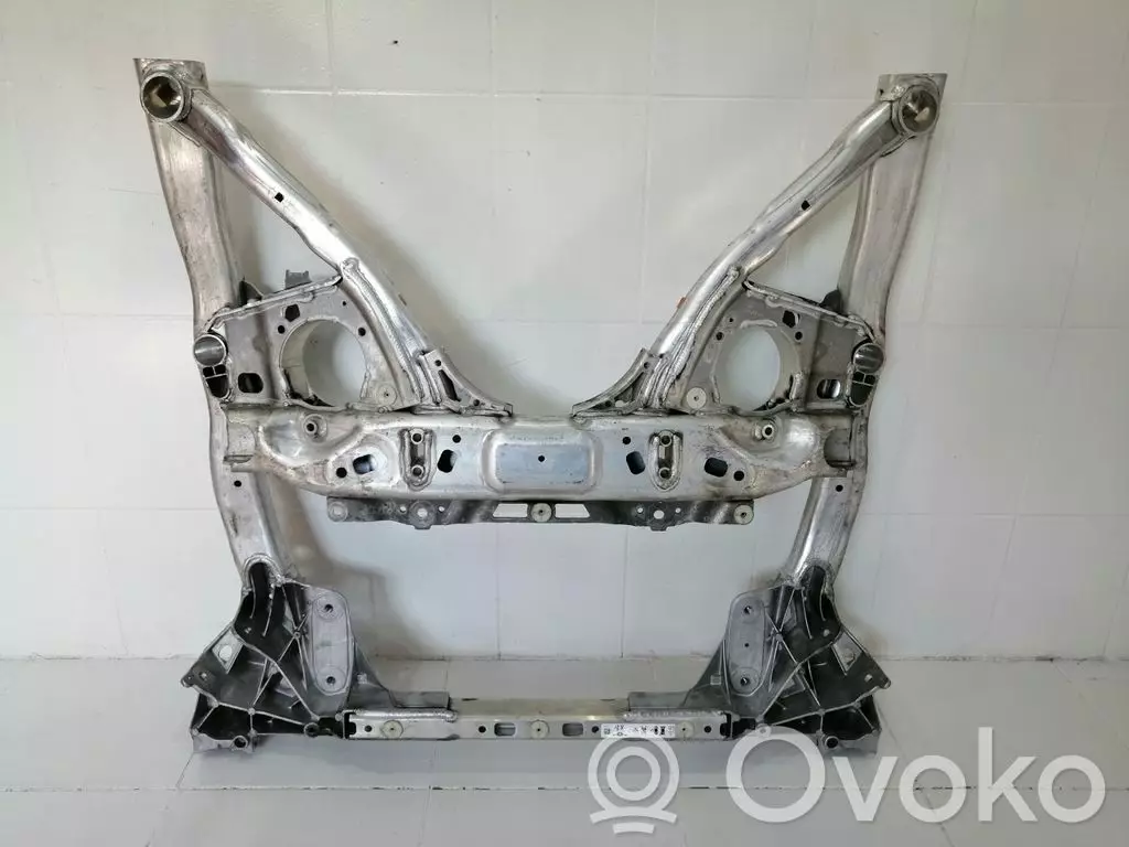 BMW 5 G30 G31 G38 2015 Rama pomocnicza przednia