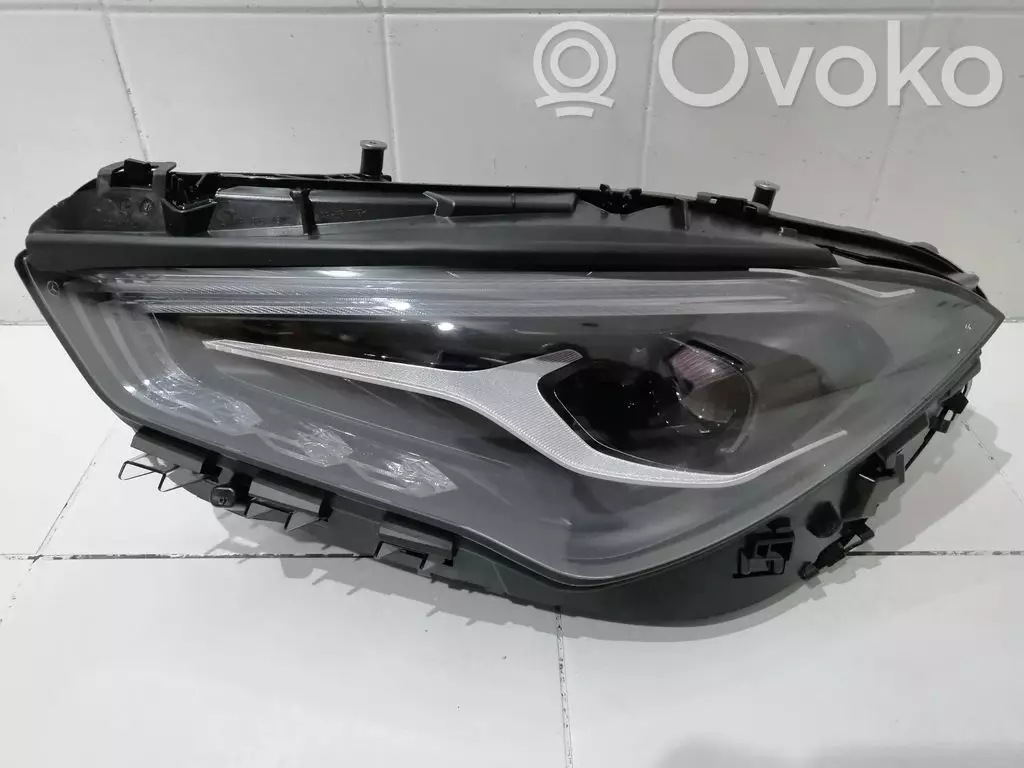 Mercedes-Benz CLA C118 X118 2025 Lampa przednia A1189061901