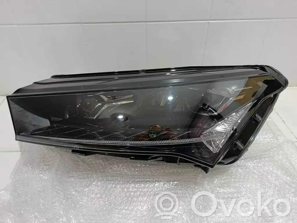 Skoda Enyaq iV 2023 Lampa przednia 5LB941015A