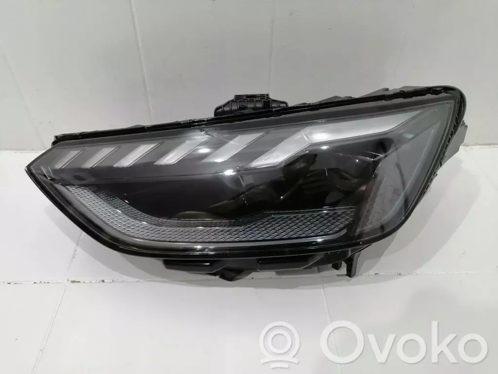 Audi A4 S4 B9 2017 Lampa przednia 8W0941035J