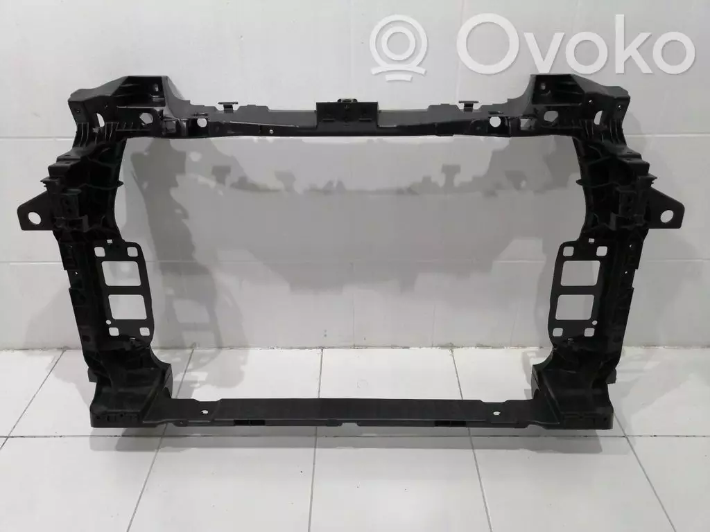 Audi Q8 2015 Pas przedni 4M0805594