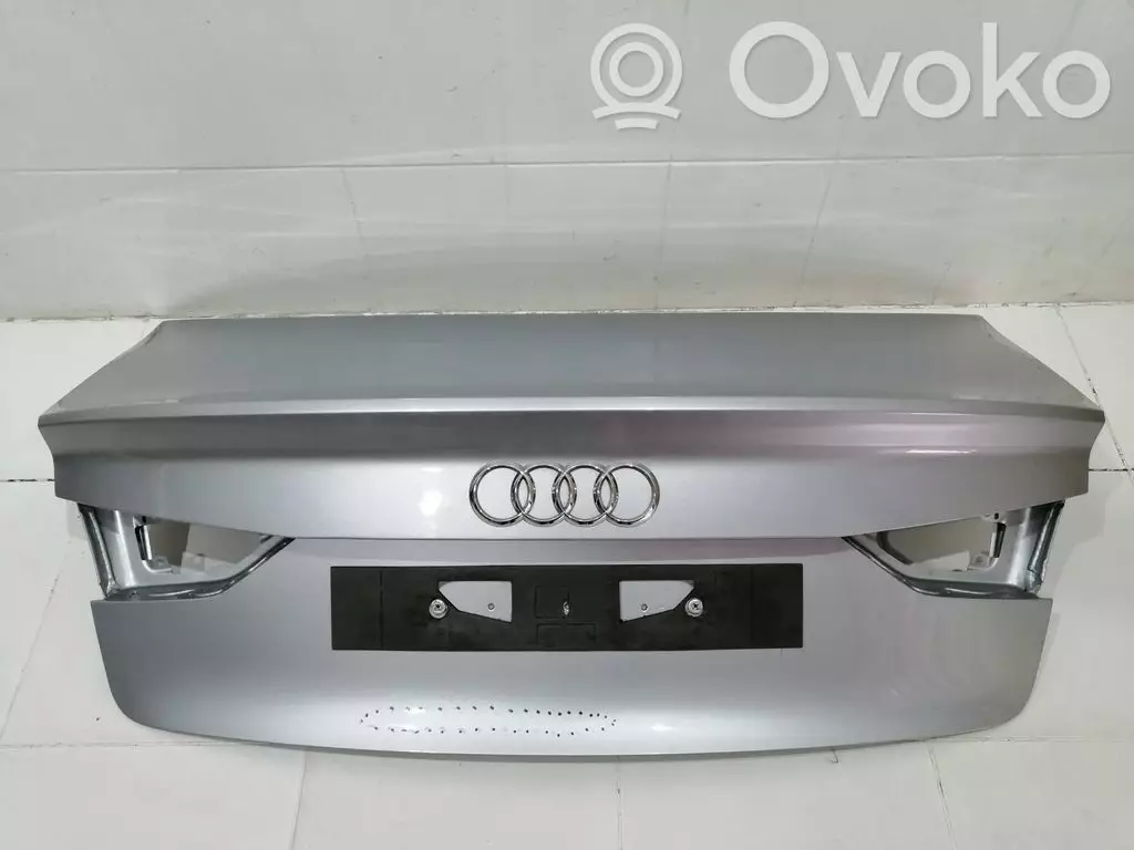 Audi A3 S3 8V 2019 Tylna klapa bagażnika 8V5827338A
