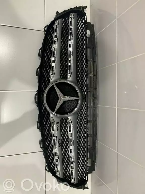 Mercedes-Benz E W213 2018 Maskownica / Grill / Atrapa górna chłodnicy A2138880123