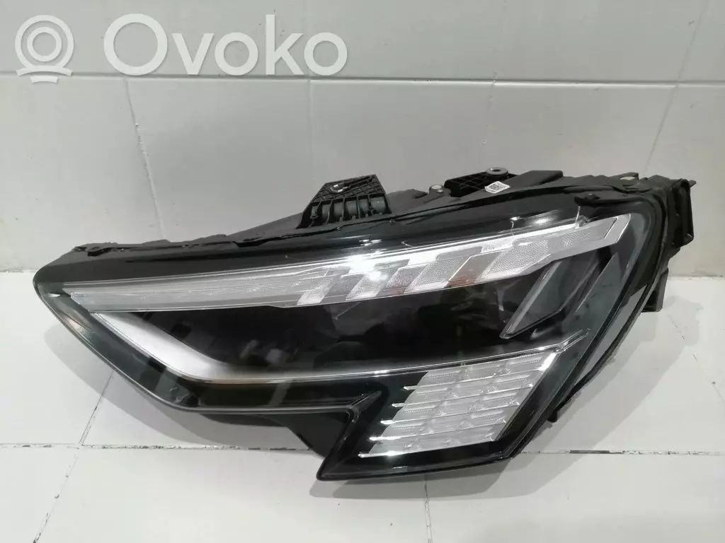 Audi A3 8Y 2016 Lampa przednia 8Y0941035