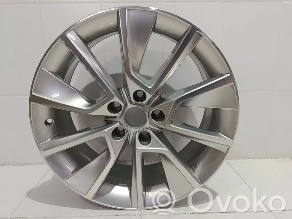 Skoda Karoq 2017 Felgi aluminiowe R18 57A601025L