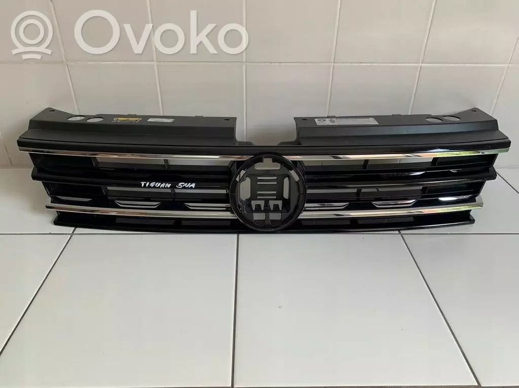 Volkswagen Tiguan 2017 Maskownica / Grill / Atrapa górna chłodnicy 5NA853653