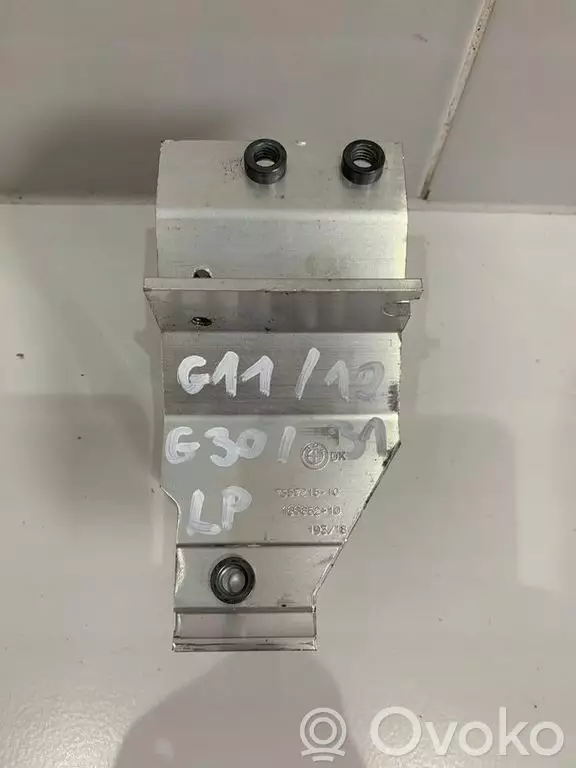 BMW 7 G11 G12 2022 Panel mocowania chłodnicy 7357215