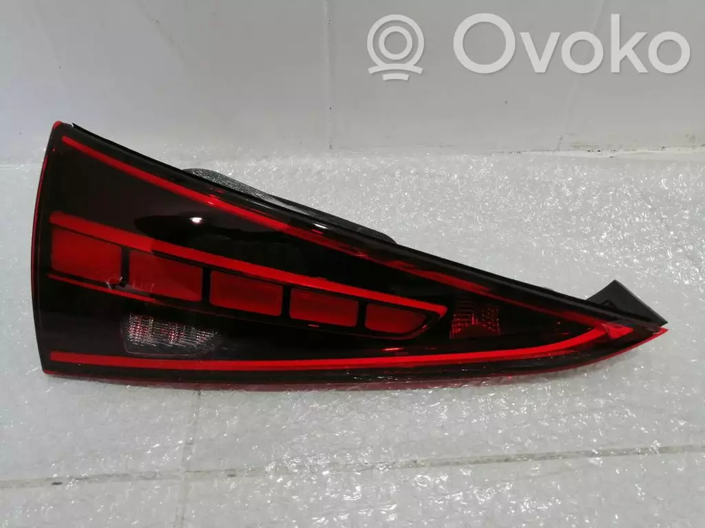 Mercedes-Benz C W206 2021 Lampy tylnej klapy bagażnika A2069060701