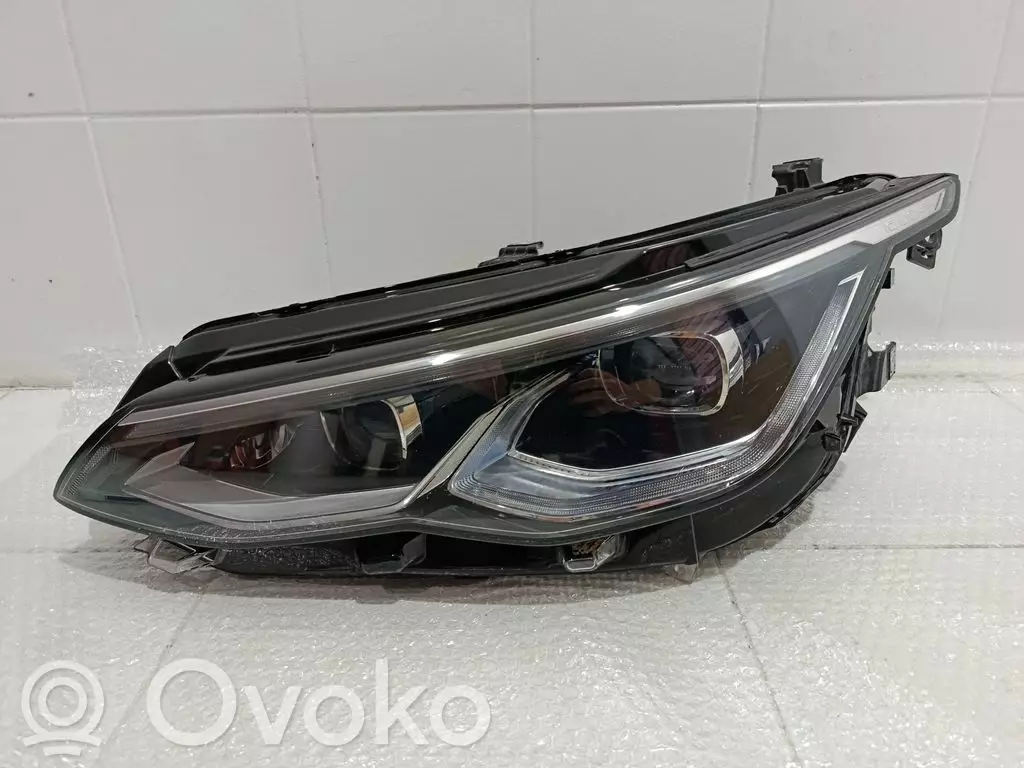 Volkswagen Golf VIII 2023 Lampa przednia 5H1941059P
