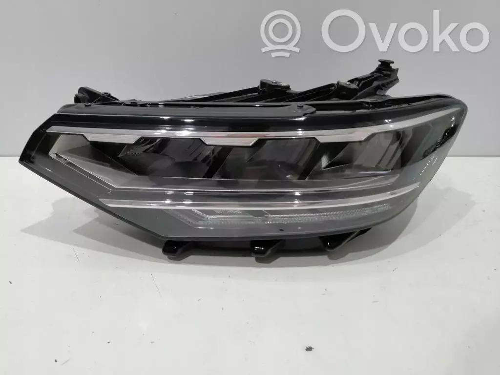 Volkswagen PASSAT B8 2017 Lampa przednia 3G1941035P