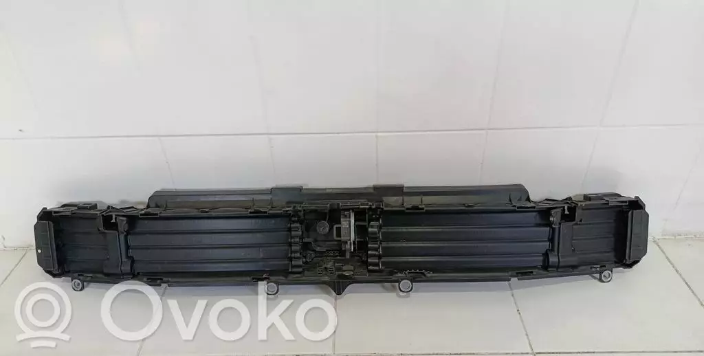 Audi Q6 e-tron 2024 Wlot / Kanał powietrza intercoolera 315038046