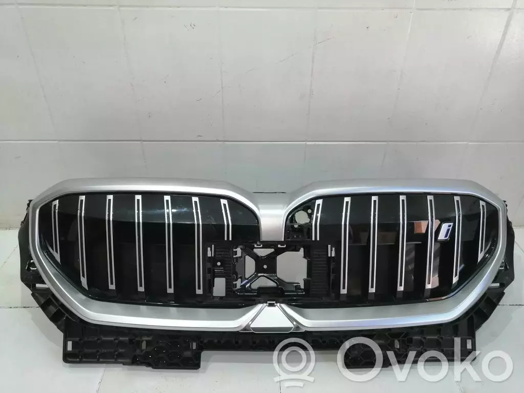 BMW i5 G60 2024 Atrapa chłodnicy / Grill 5A1D079