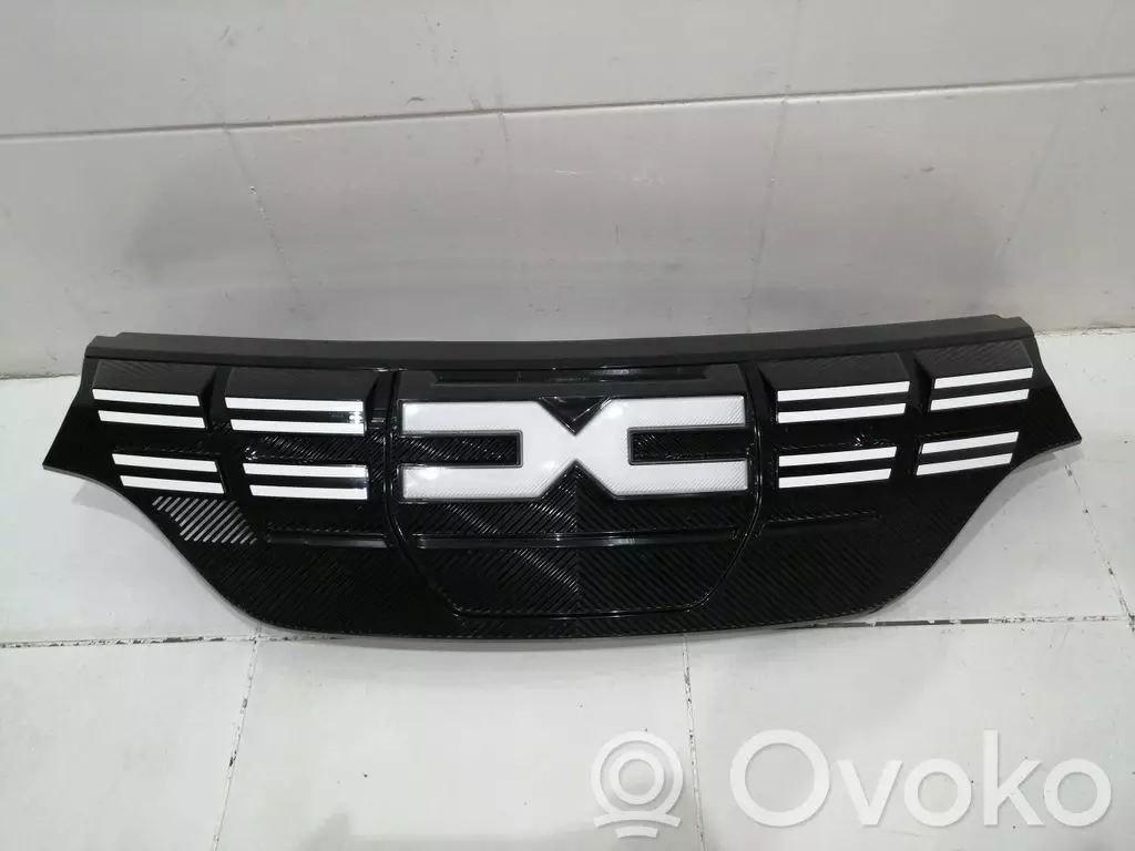 Dacia Duster 2017 Maskownica / Grill / Atrapa górna chłodnicy