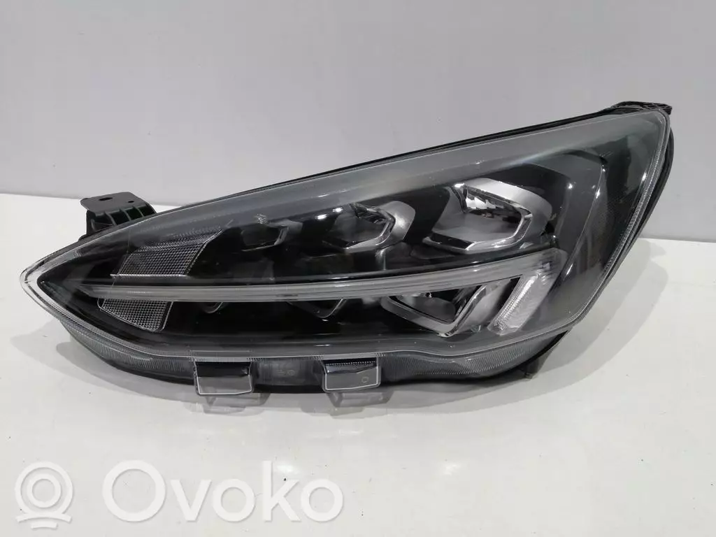 Ford Focus 2017 Lampa przednia MX7B-13E015-EB