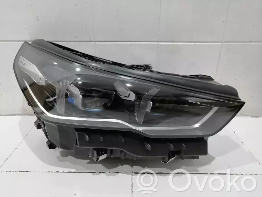 BMW 5 G60 G61 2025 Lampa przednia 5A798D2-08