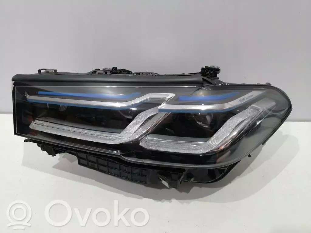 BMW 5 G30 G31 G38 2016 Lampa przednia 9850587-06