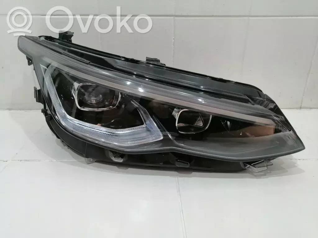 Volkswagen Golf VIII 2017 Lampa przednia 5H1941036C