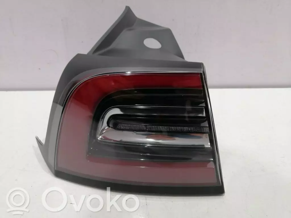 Tesla Model 3 2017 Lampy tylne / Komplet