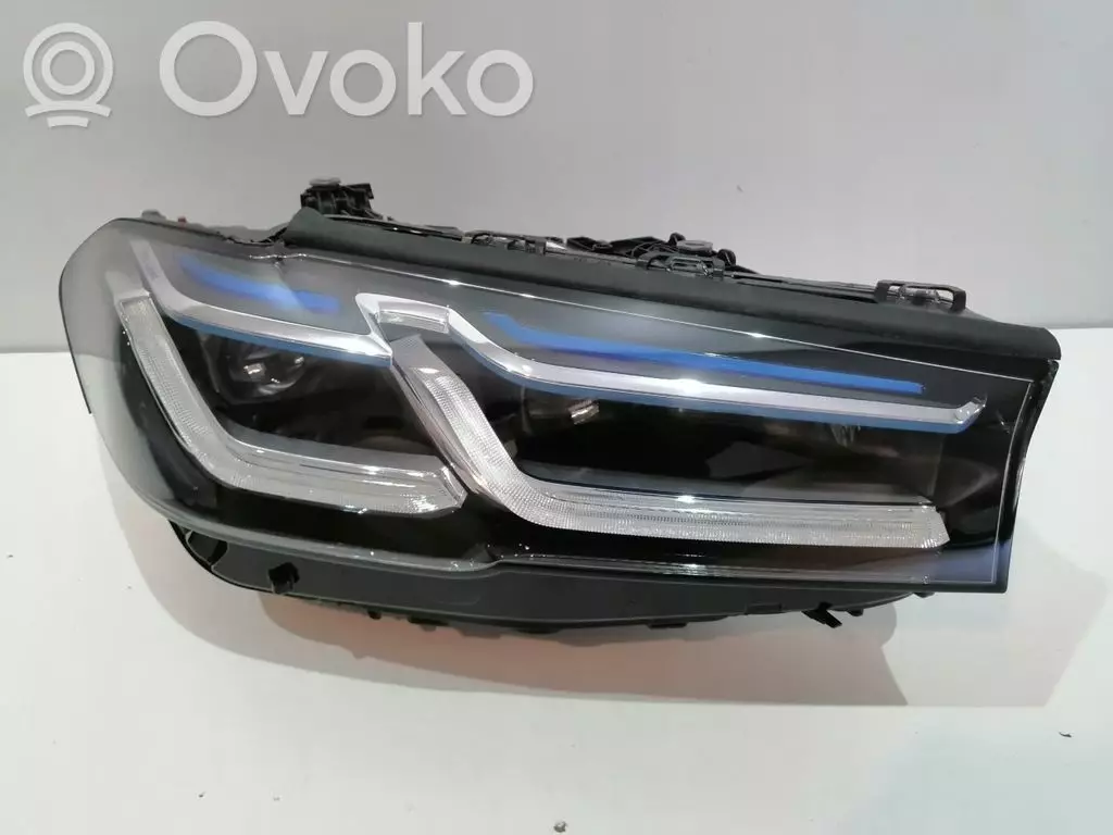 BMW 5 G30 G31 G38 2016 Lampa przednia 5A388D6-03