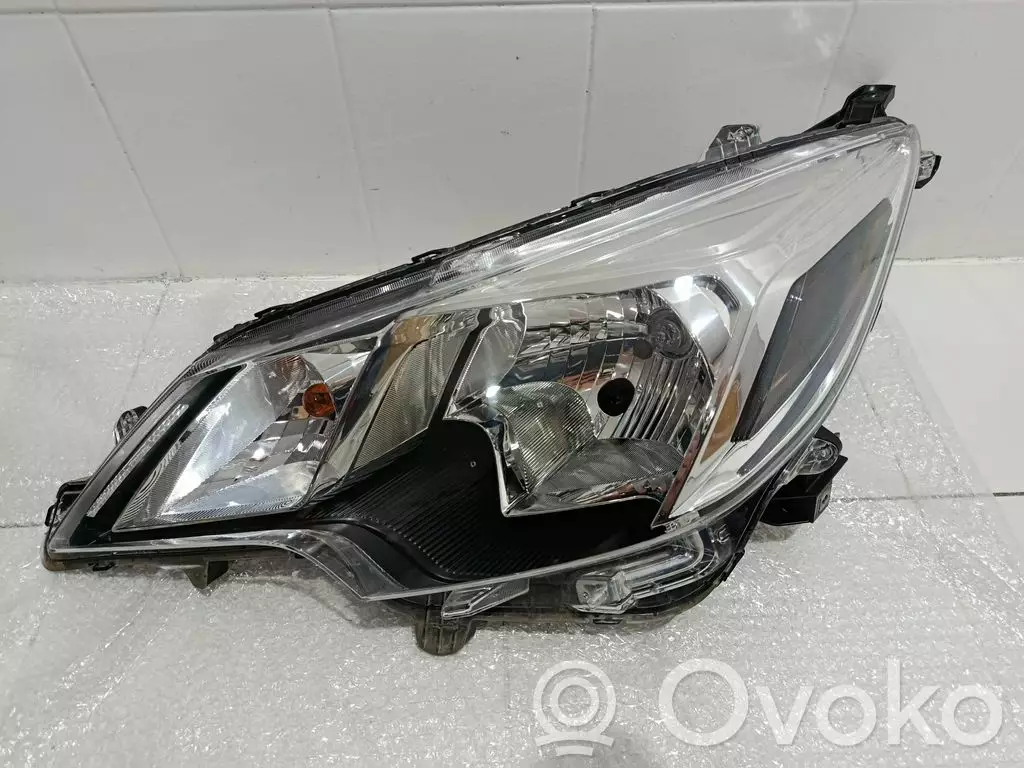 Mitsubishi Space Star 2020 Lampa przednia 8301D445