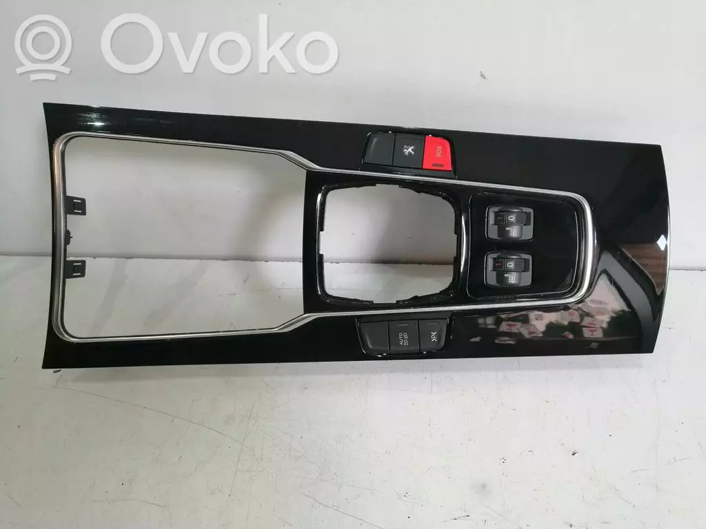Peugeot 508 2017 Przełącznik / Przycisk otwierania klapy tylnej / bagażnika