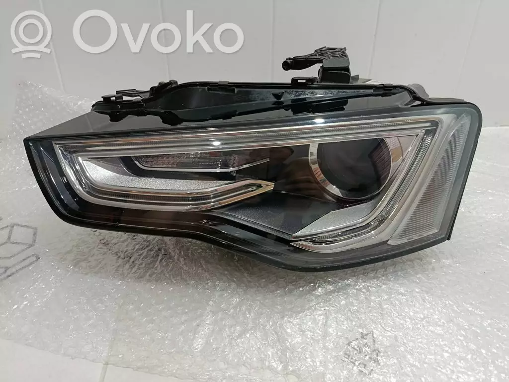 Audi A5 8T 8F 2016 Lampa przednia 8T0941005C