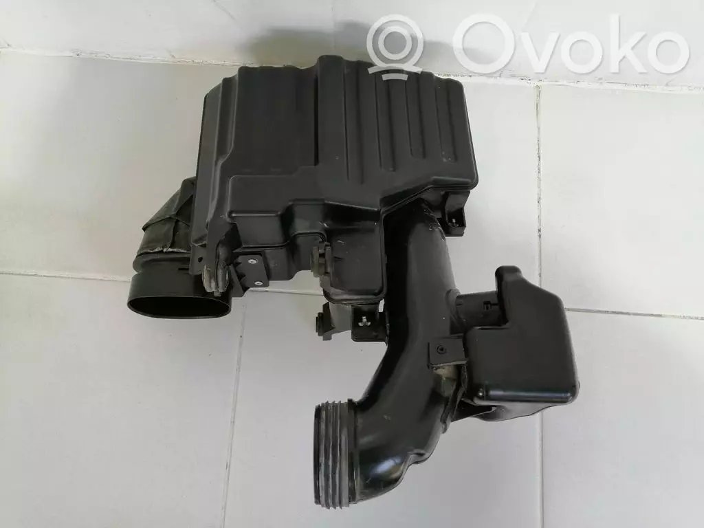 Hyundai i30 2015 Rezonator / Dolot powietrza 281913X900