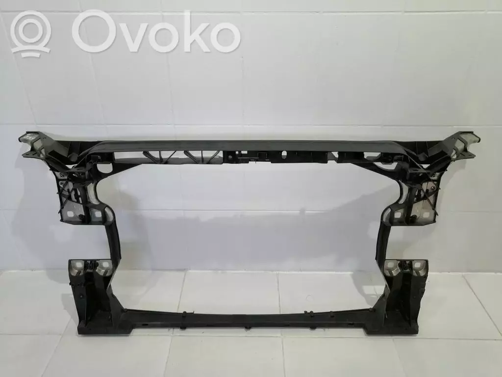 Audi A4 S4 B9 2017 Pas przedni 8W0805594E