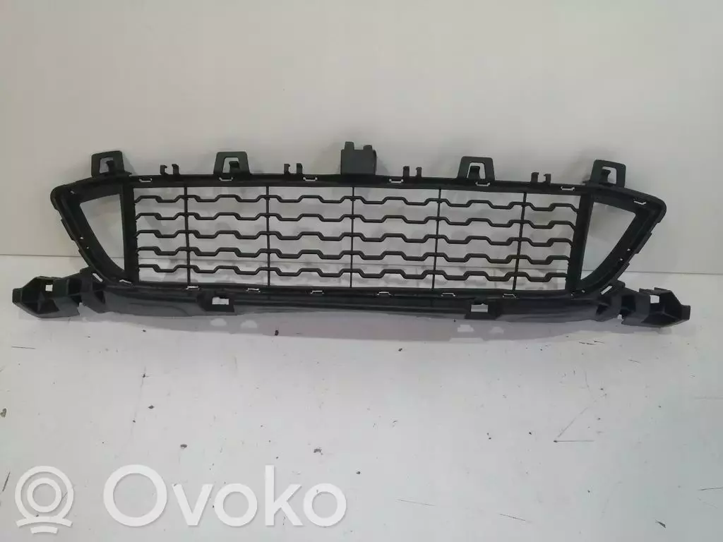 BMW X1 F48 F49 2015 Kratka dolna zderzaka przedniego
