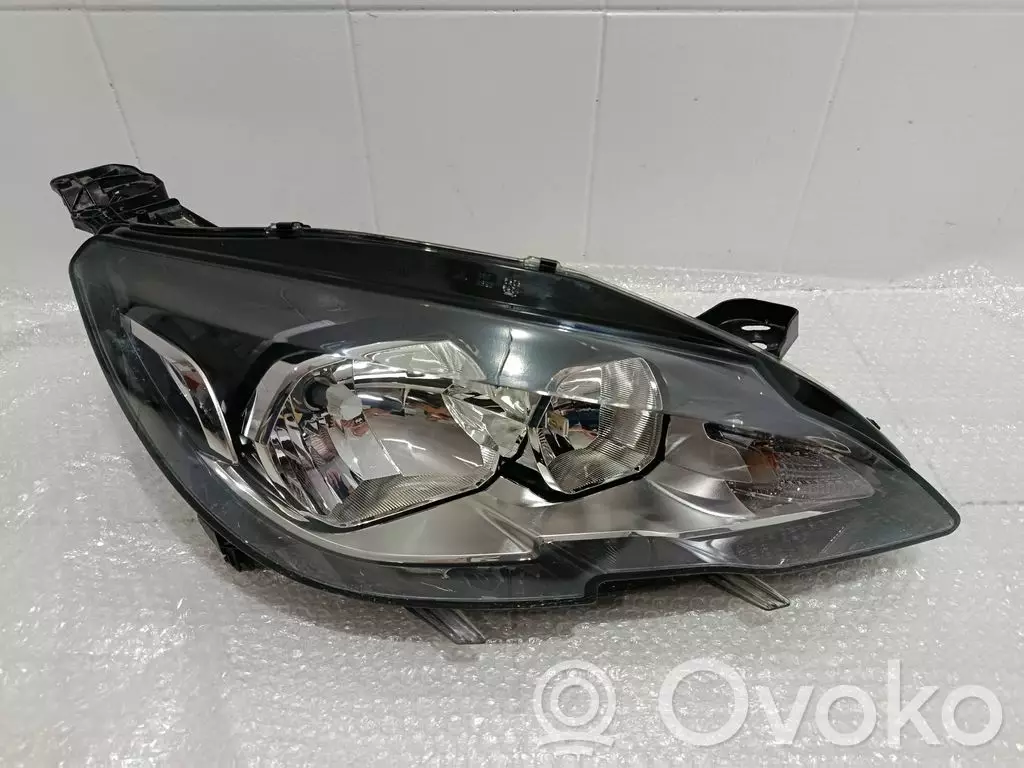 Peugeot 308 2014 Lampa przednia 9677522980