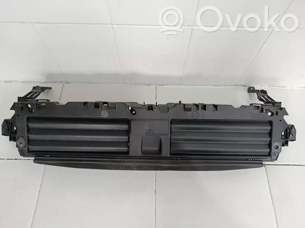Audi A4 S4 B9 2017 Wlot / Kanał powietrza intercoolera 8W0807739