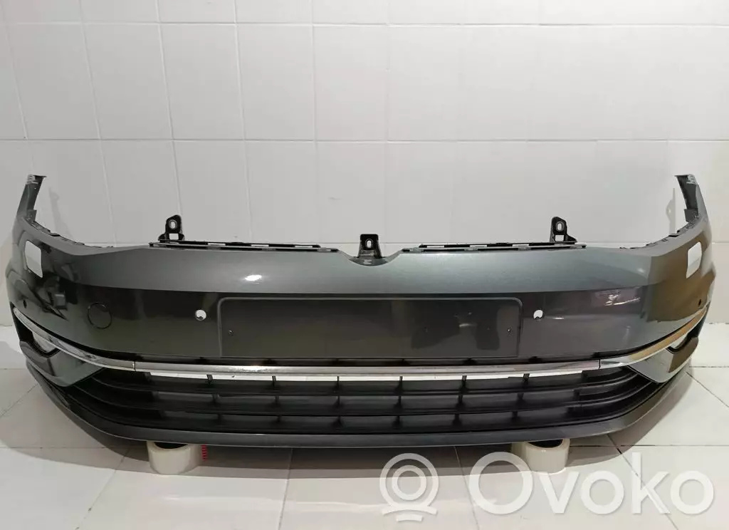 Volkswagen Golf VII 2019 Zderzak przedni 5G0807221FL