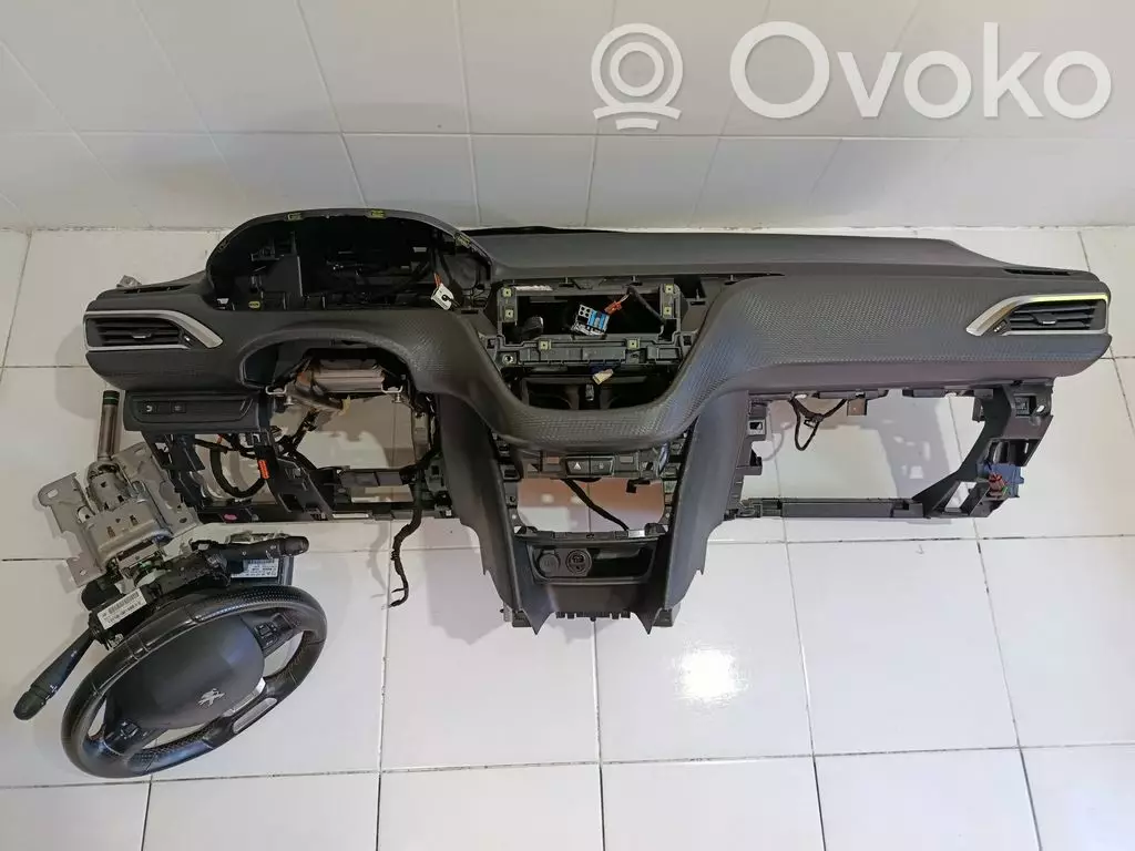 Peugeot 2008 I 2019 Deska rozdzielcza