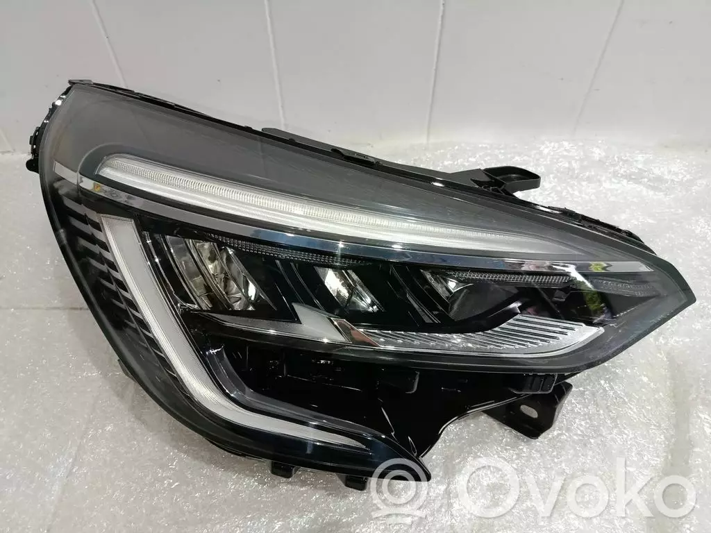 Renault Clio V 2019 Lampa przednia 4417980