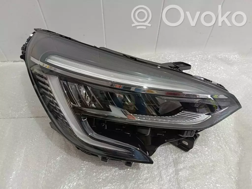 Renault Clio V 2019 Lampa przednia 4417980